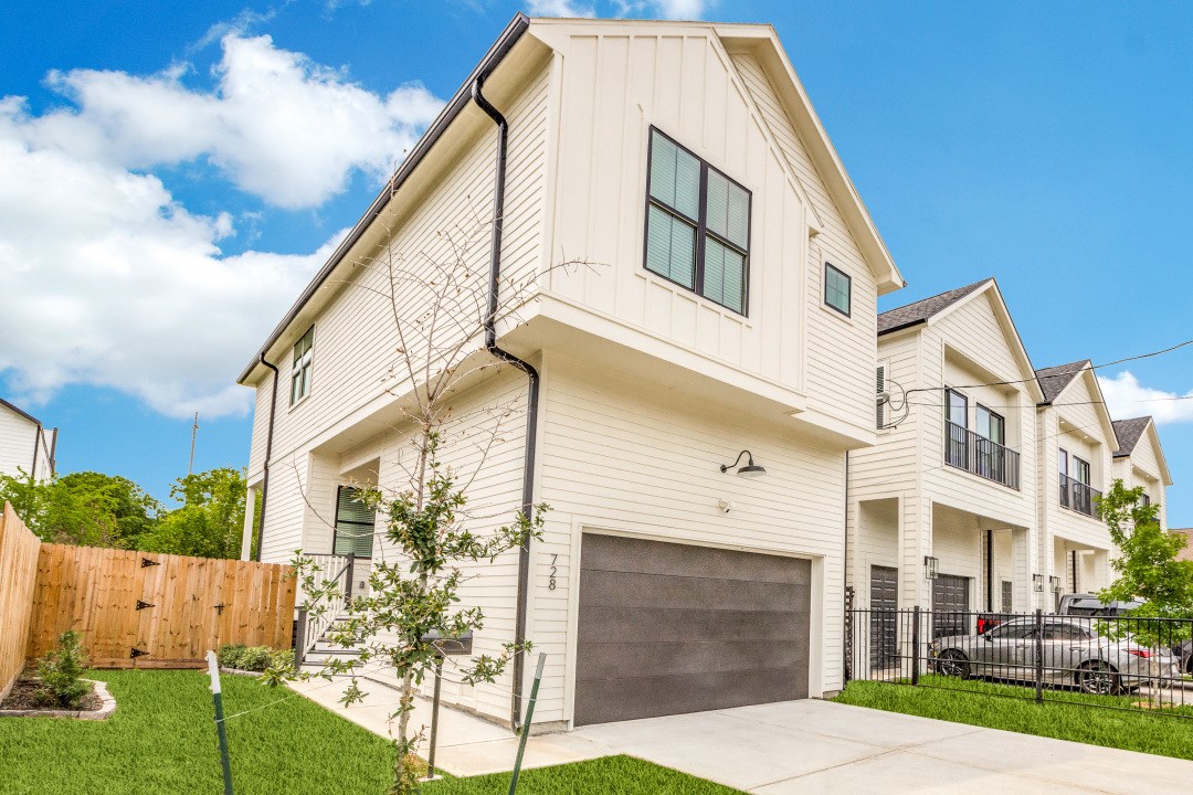 Welcome to 728 E 38th St.