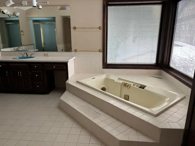 $829,900 | 12521 Homestead Drive, Hugo, MN 55110