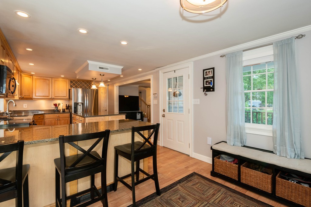71 Tennyson Road Reading, MA 01867 - Photo 4 of 27 Gallery Image 4