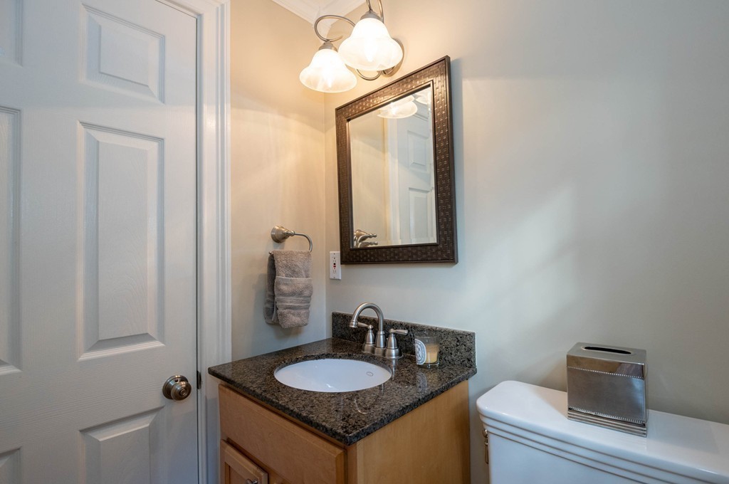 71 Tennyson Road Reading, MA 01867 - Photo 10 of 27 Gallery Image 10