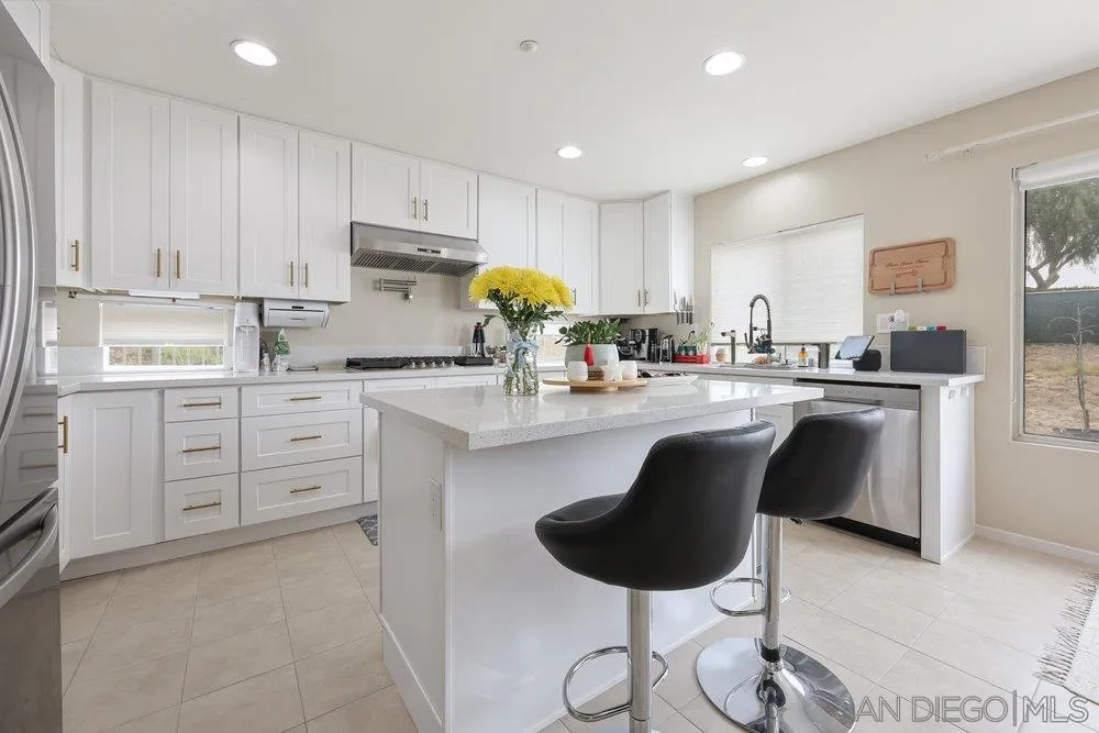 2176 Pointe Parkway Spring Valley, CA 91978 - Photo 2 of 30 Gallery Image 2