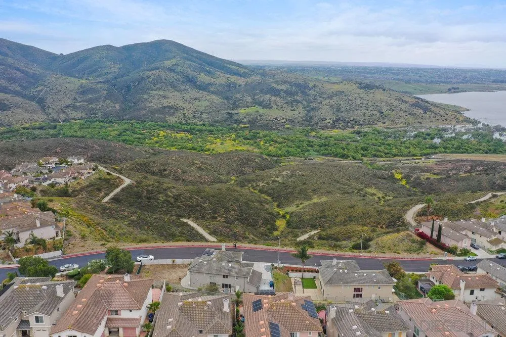 2176 Pointe Parkway Spring Valley, CA 91978 - Photo 26 of 30 Gallery Image 26