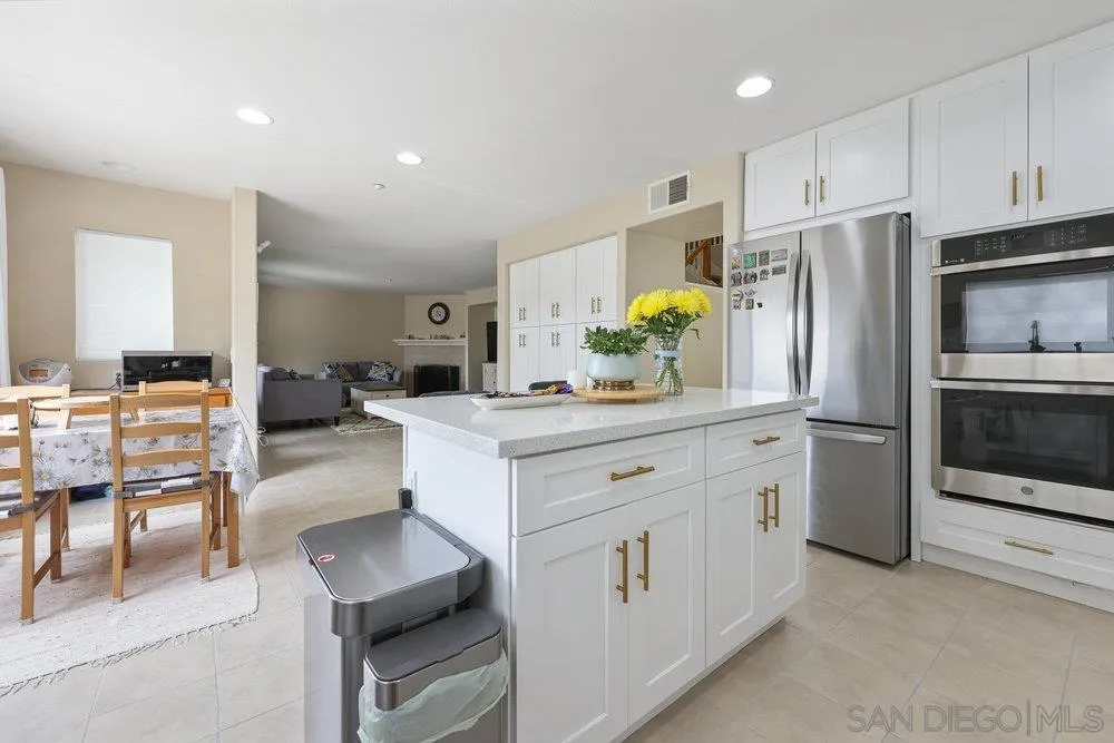 2176 Pointe Parkway Spring Valley, CA 91978 - Photo 3 of 30 Gallery Image 3