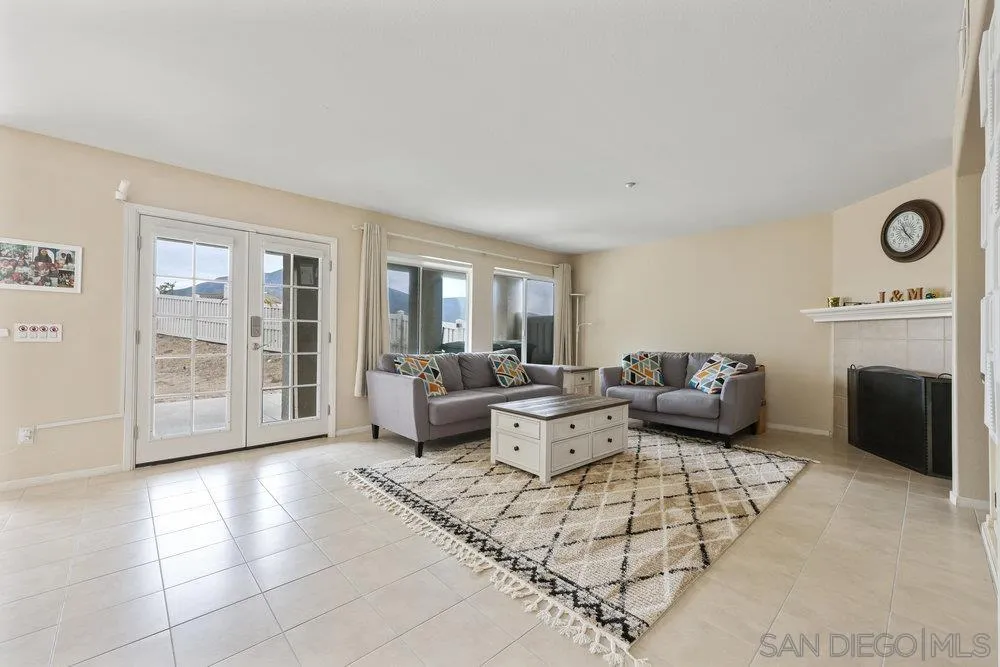 2176 Pointe Parkway Spring Valley, CA 91978 - Photo 5 of 30 Gallery Image 5
