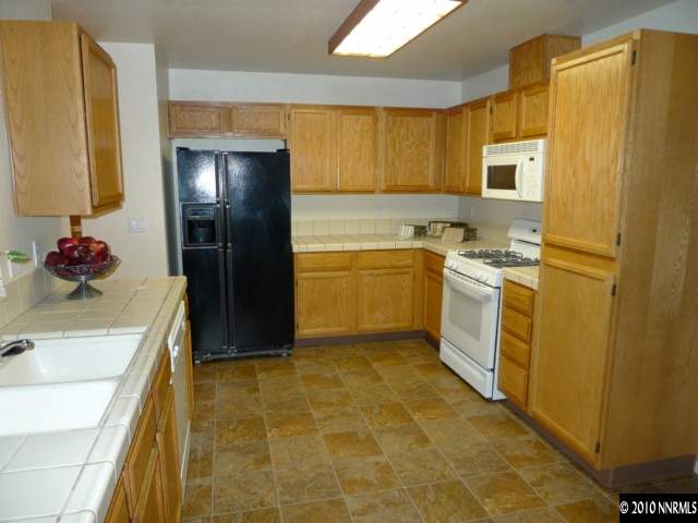 5227 Simons Drive Reno, NV 89523 - Photo 6 of 9 Photo 6