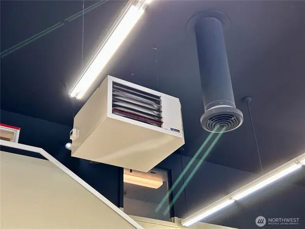 $2,500 | 221 South 1st Street, Mount Vernon, WA 98273