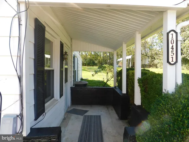 $1,100 | 10451 Harry Byrd Highway, Berryville, VA 22611