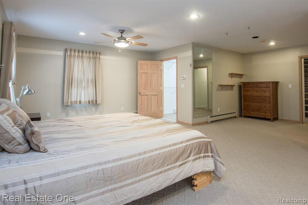 3149 Pontiac Lake Road Waterford, MI 48328 - Photo 14 of 35