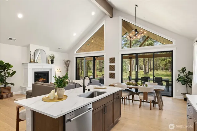 $1,389,900 | 71 Plateau Loop, Cle Elum, WA 98922