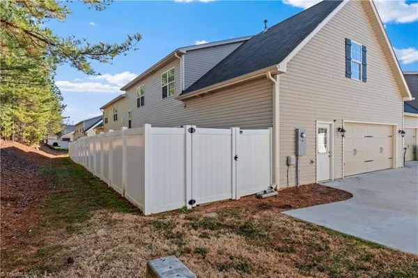 $325,000 | 227 Hawks Nest Circle, Clemmons, NC 27012