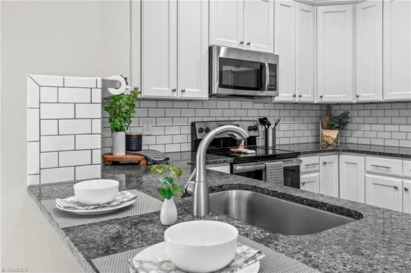 $325,000 | 227 Hawks Nest Circle, Clemmons, NC 27012