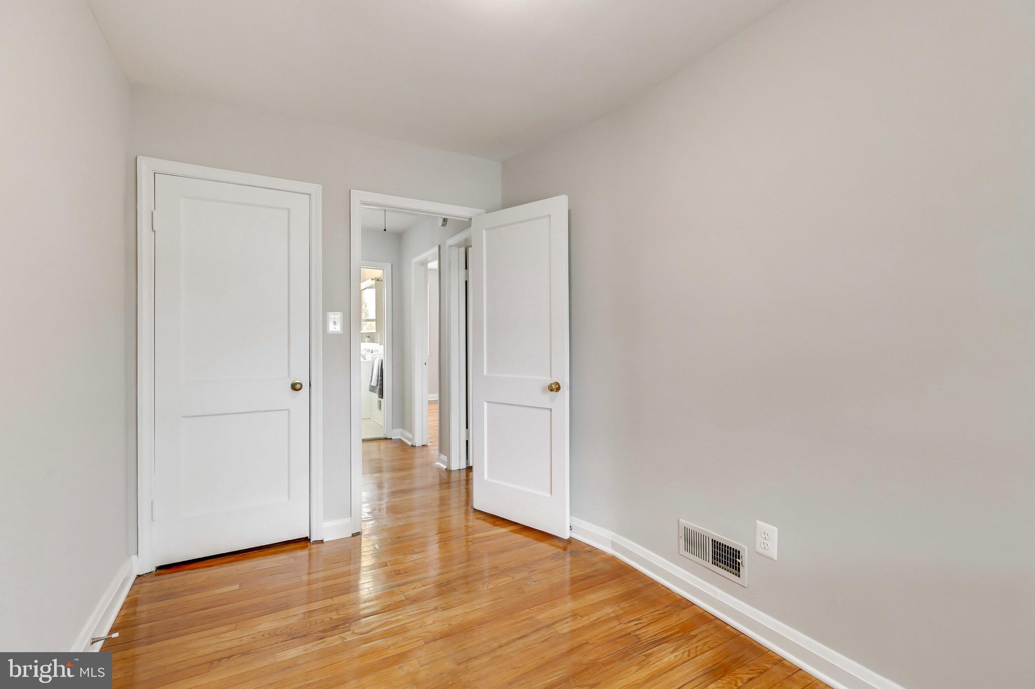 7327 Stratton Way Baltimore, MD 21224 - Photo 22 of 37 Bedroom 3