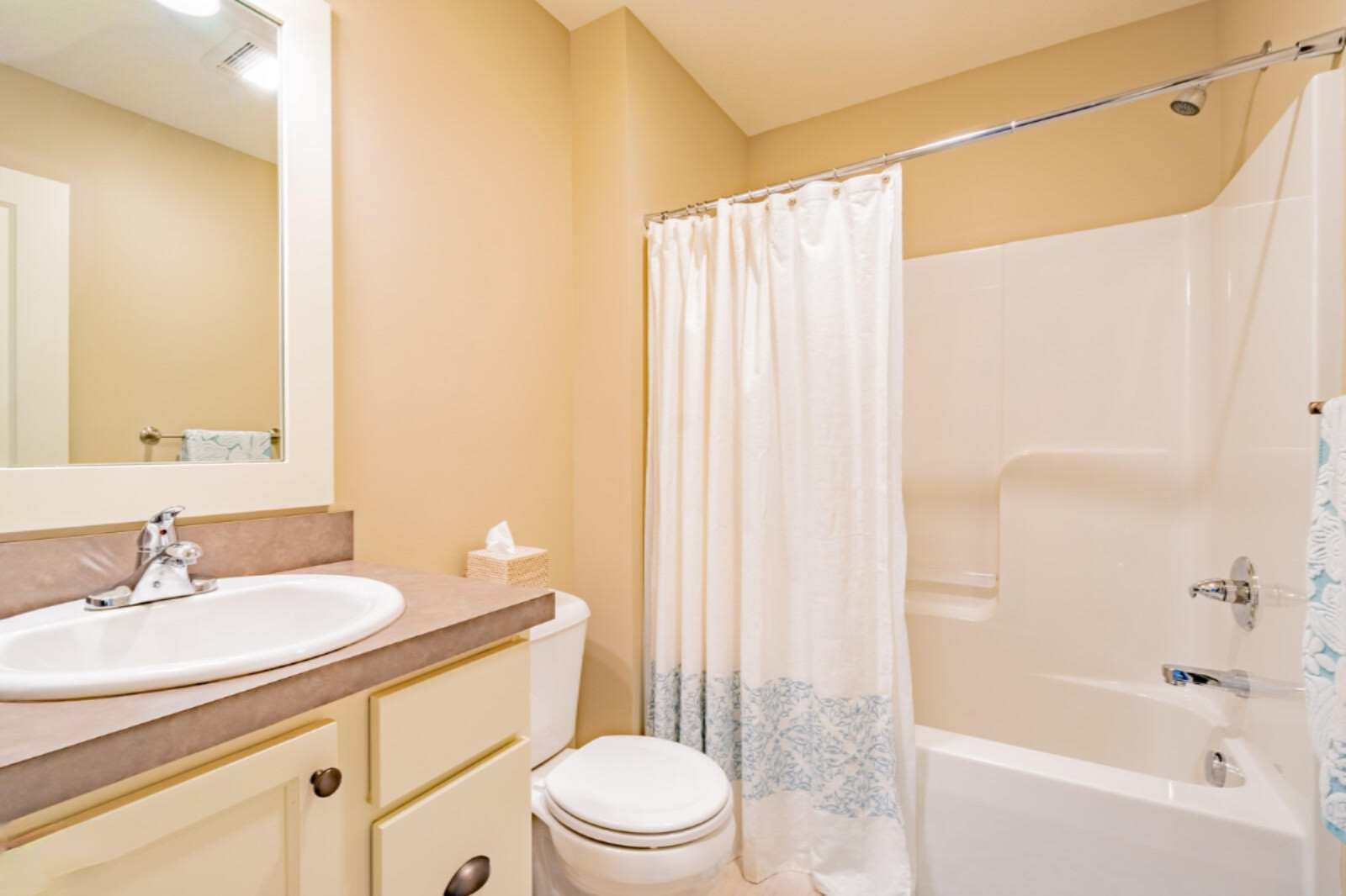 14712 Leonard Road Spring Lake, MI 49456 - Photo 14 of 37 Upstairs bathroom