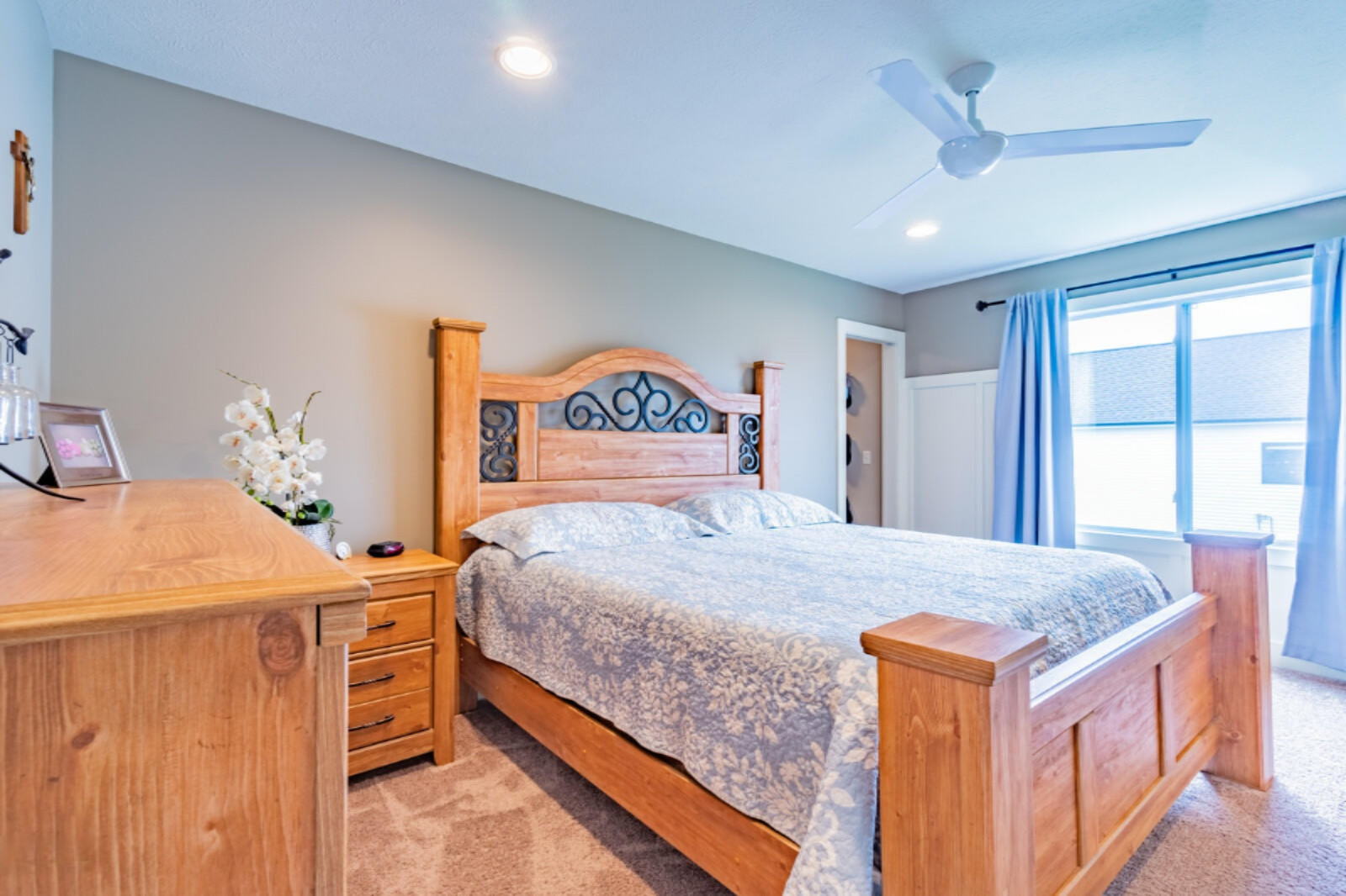 14712 Leonard Road Spring Lake, MI 49456 - Photo 15 of 37 Master bedrooom