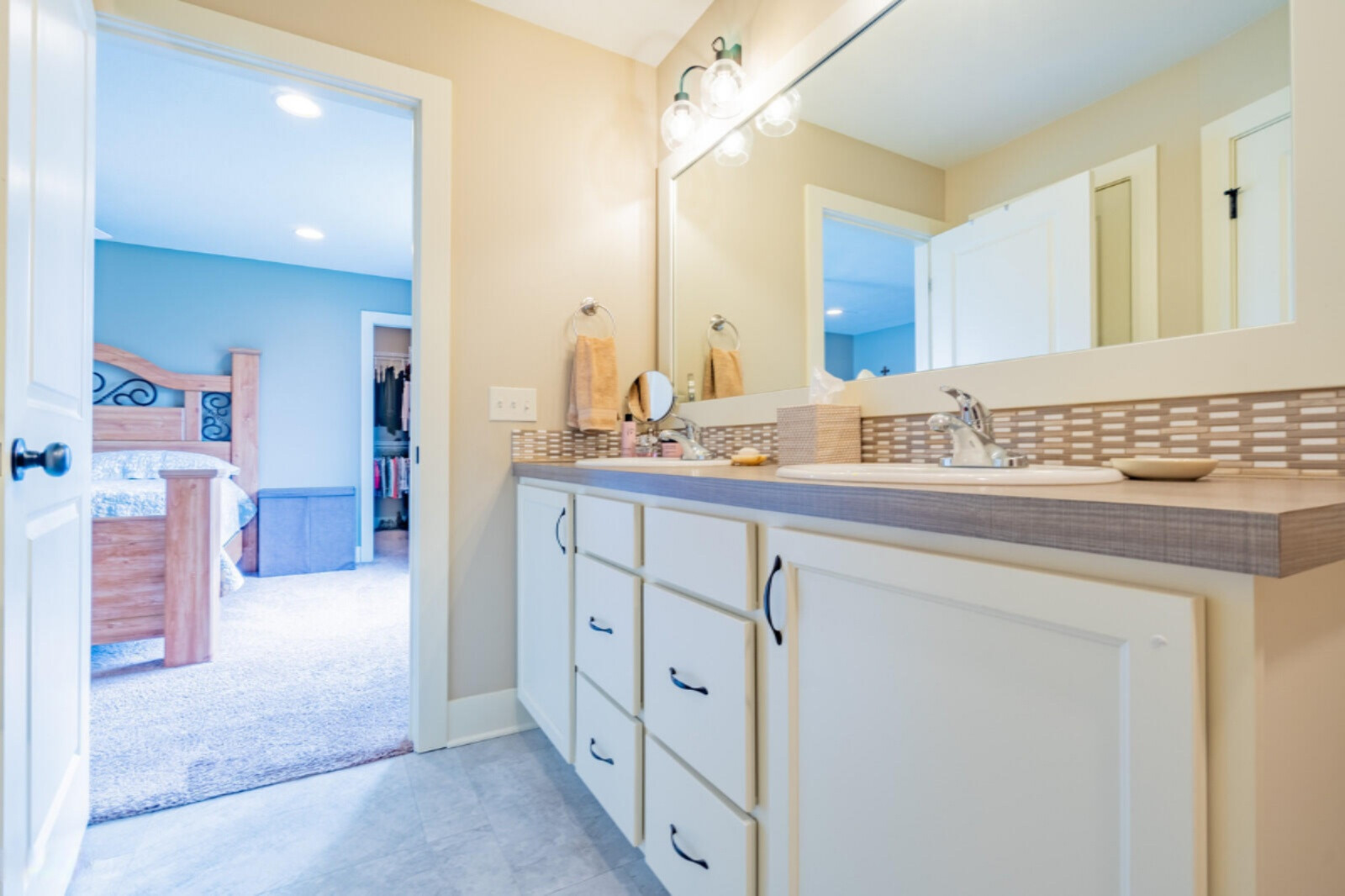 14712 Leonard Road Spring Lake, MI 49456 - Photo 19 of 37 Master bath