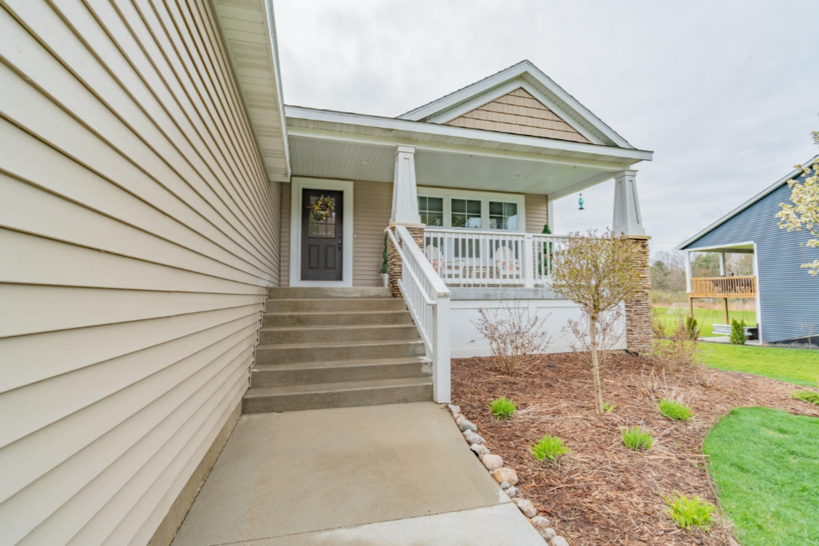 14712 Leonard Road Spring Lake, MI 49456 - Photo 2 of 37 Front steps