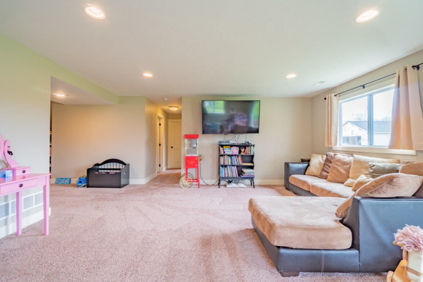 14712 Leonard Road Spring Lake, MI 49456 - Photo 25 of 37 Family room