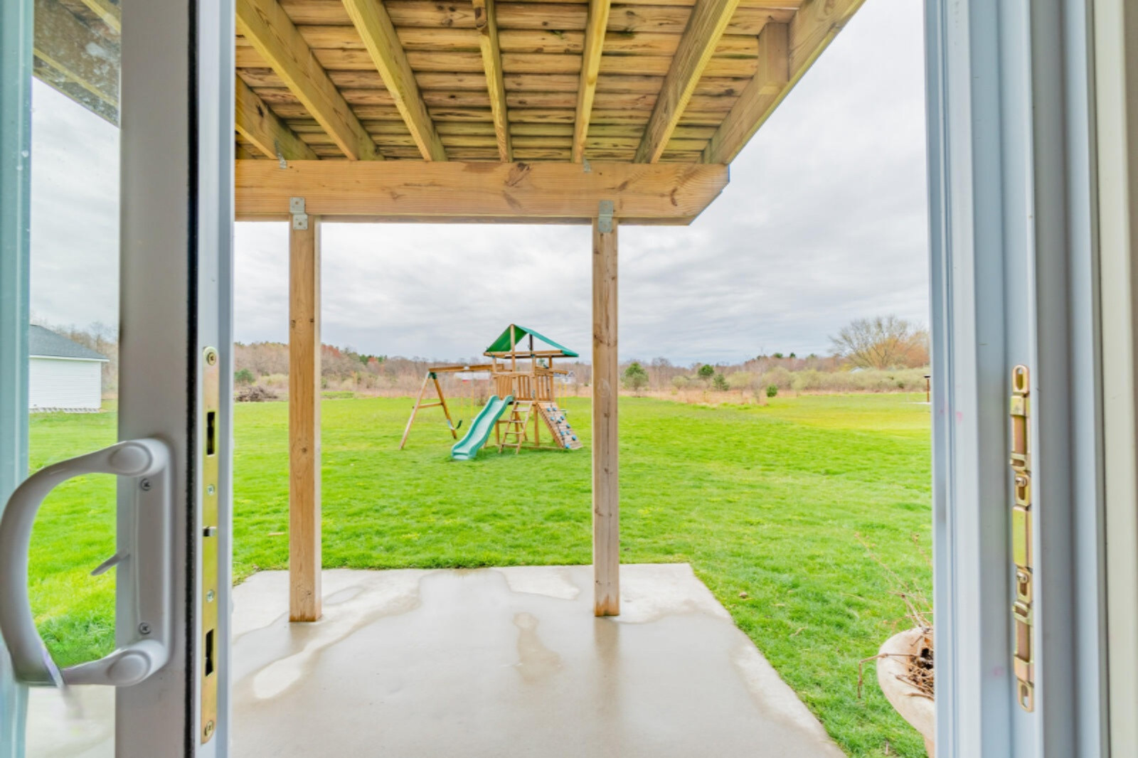 14712 Leonard Road Spring Lake, MI 49456 - Photo 31 of 37 Patio