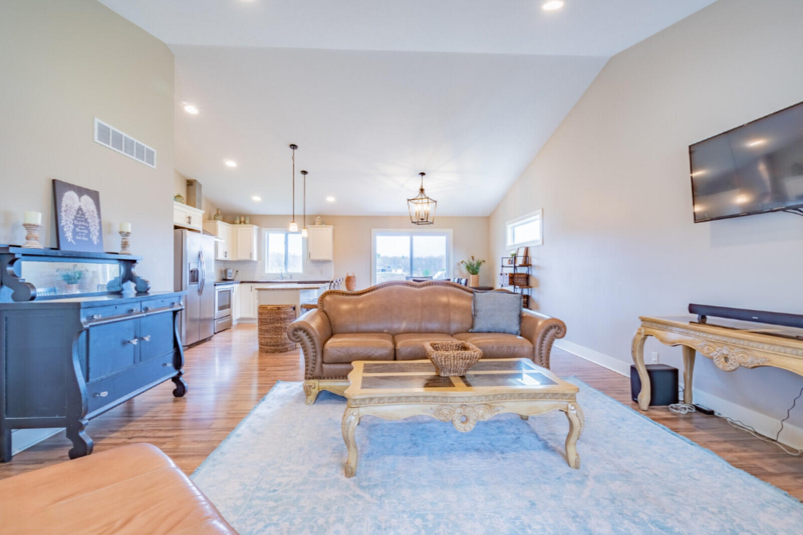 14712 Leonard Road Spring Lake, MI 49456 - Photo 6 of 37 Living room