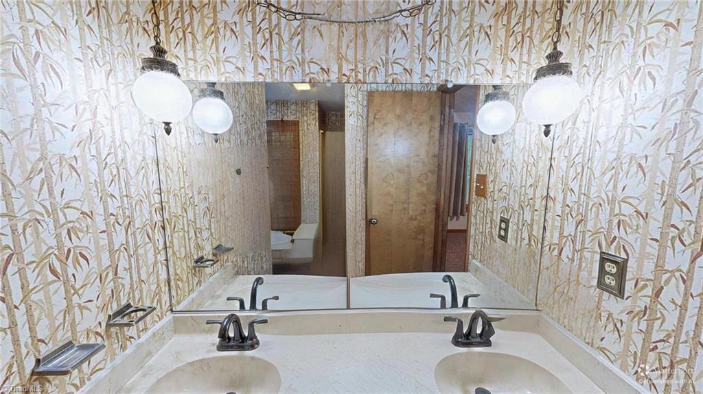 689 Barker Road Winston-Salem, NC 27107 - Photo 17 of 41