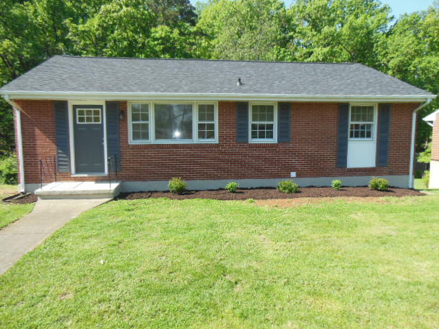 617 Hemlock Road Salem, VA 24153 - Photo 1 of 19 Front