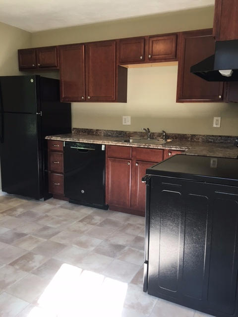 617 Hemlock Road Salem, VA 24153 - Photo 6 of 19 IMG_2922