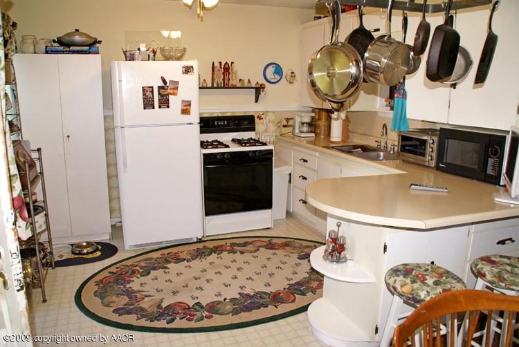 3613 Parker Street Amarillo, TX 79110 - Photo 11 of 21 Kitchen 2