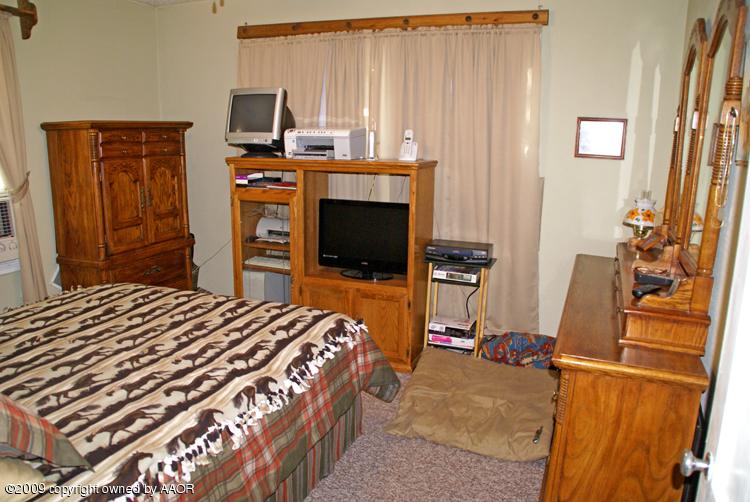 3613 Parker Street Amarillo, TX 79110 - Photo 17 of 21 2nd Bedroom 2