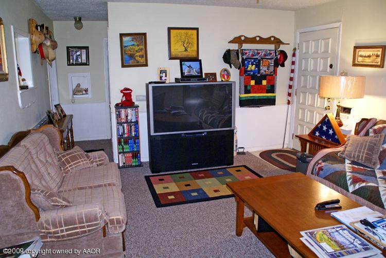 3613 Parker Street Amarillo, TX 79110 - Photo 7 of 21 Living Area 4