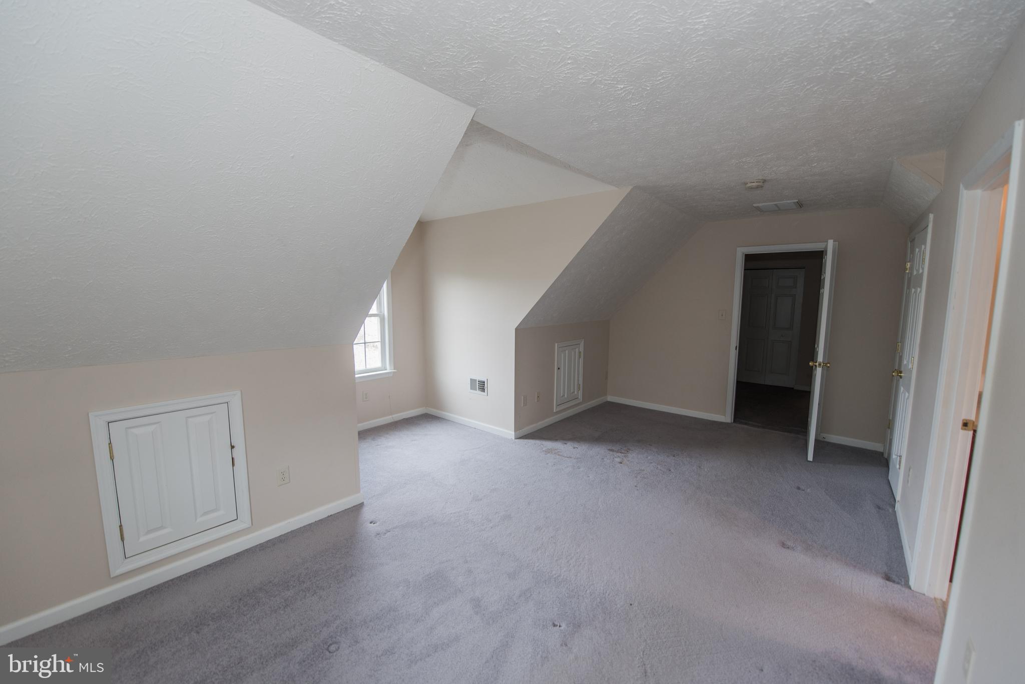 102 Killdeer Road Stephens City, VA 22655 - Photo 16 of 27 Master bedroom