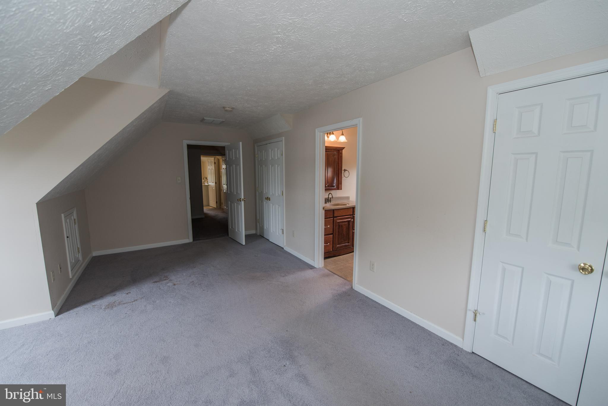 102 Killdeer Road Stephens City, VA 22655 - Photo 17 of 27 Master bedroom