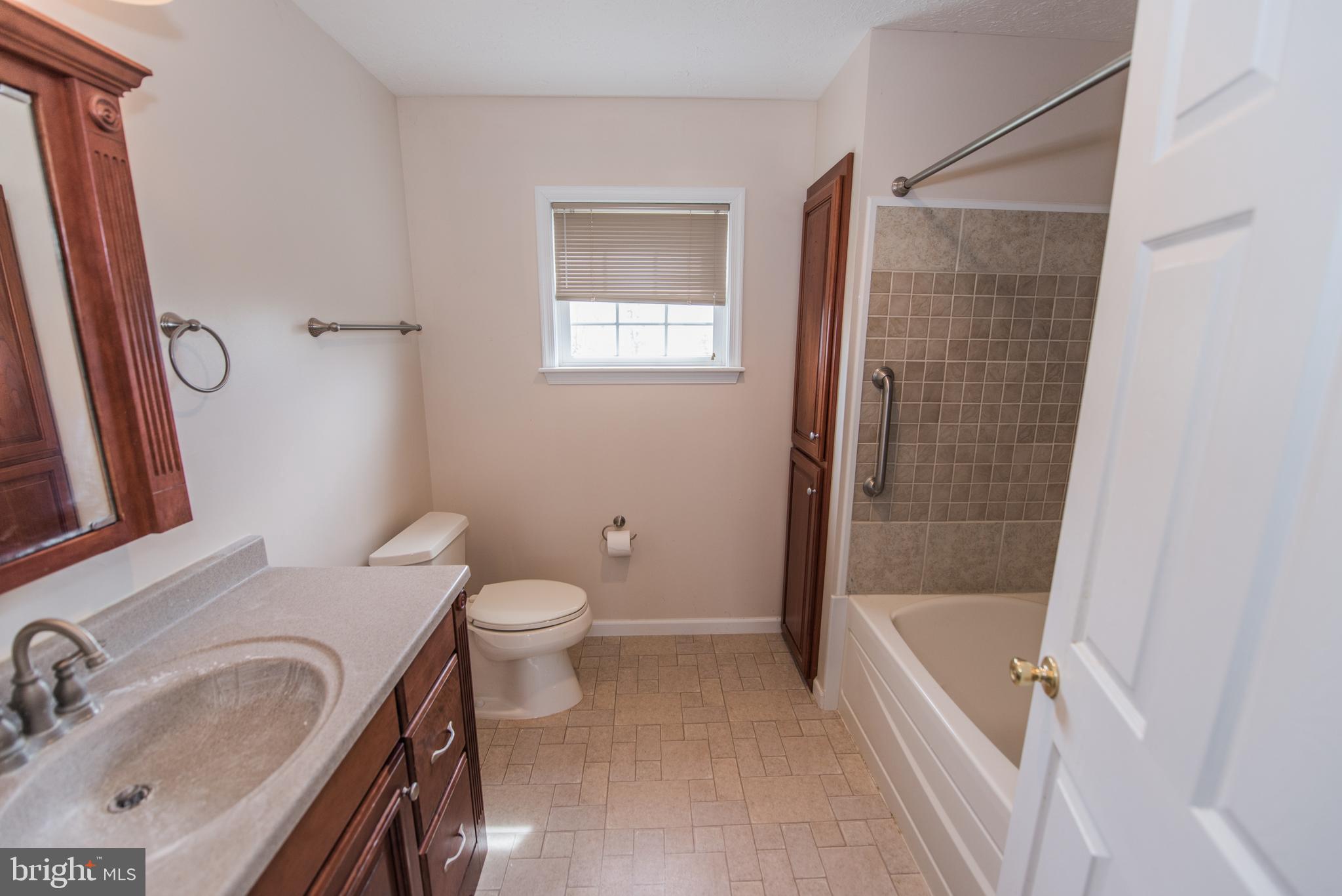 102 Killdeer Road Stephens City, VA 22655 - Photo 18 of 27 Master bath