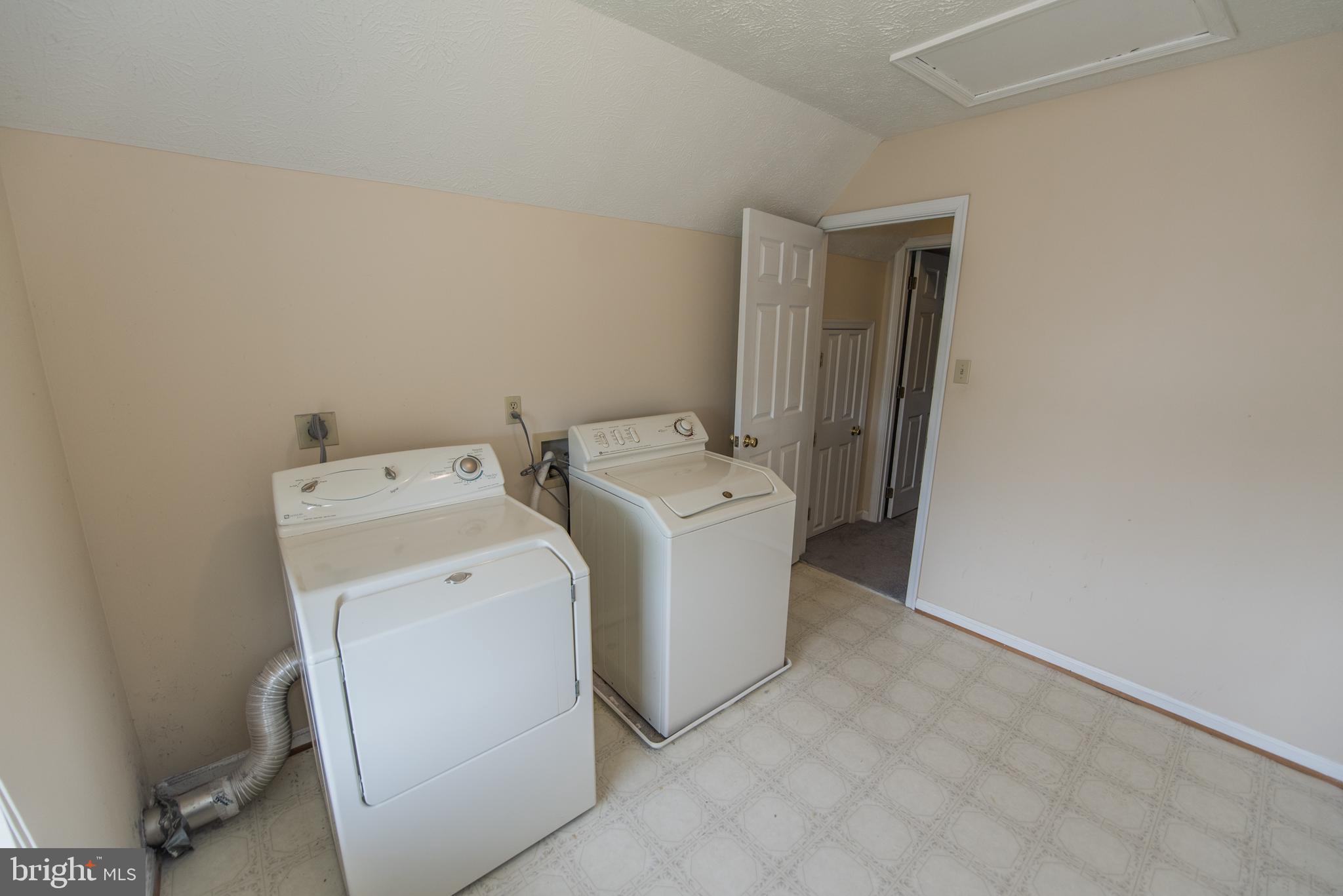 102 Killdeer Road Stephens City, VA 22655 - Photo 21 of 27 Laundry room