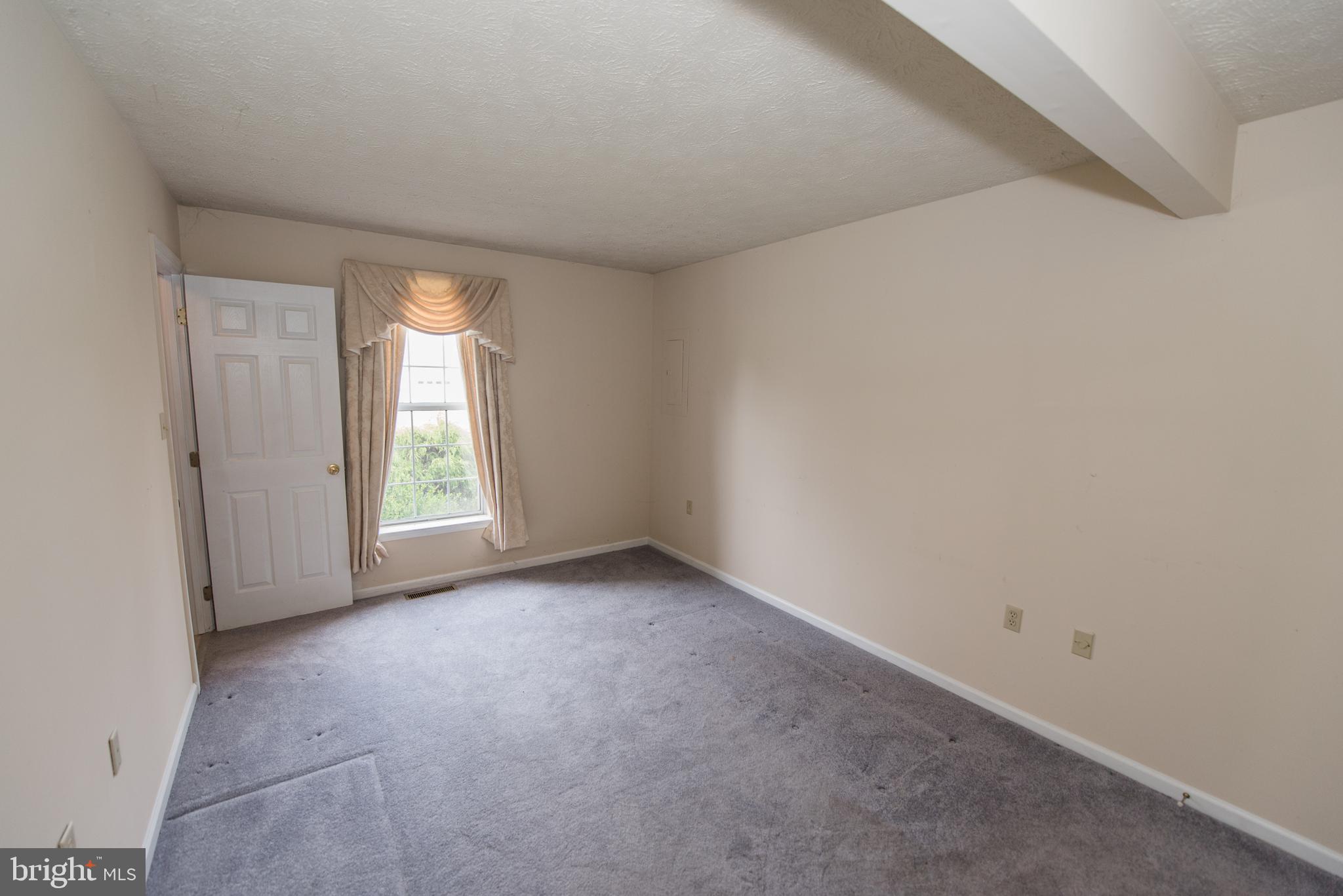 102 Killdeer Road Stephens City, VA 22655 - Photo 8 of 27 Main level Bedroom 2