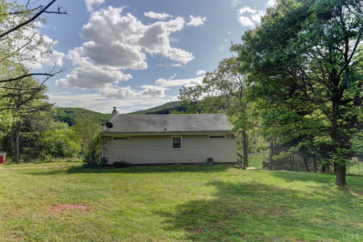1112 Twinleaf Road Goode, VA 24556 - Photo 26 of 36 a view of a garden