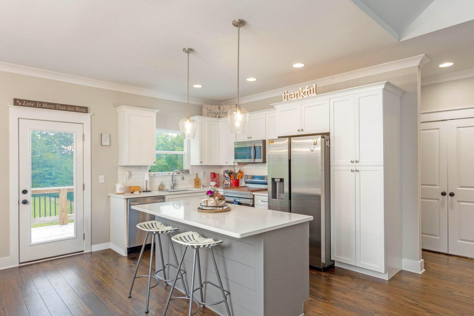 725 Riddle Road Dayton, TN 37321 - Photo 3 of 33 Kitchen