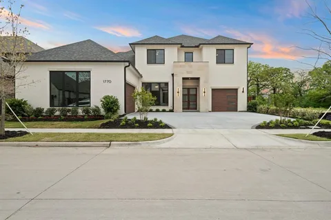 a view of house and outdoor space