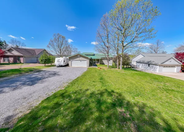 $448,400 | 1927 Laurel Lake Drive, Monteagle, TN 37356