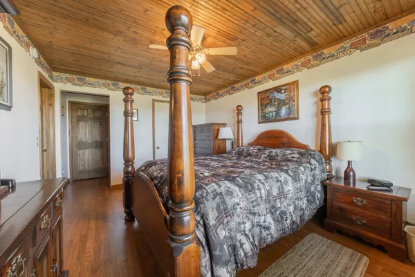 $448,400 | 1927 Laurel Lake Drive, Monteagle, TN 37356