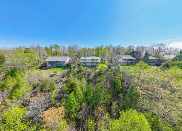 $448,400 | 1927 Laurel Lake Drive, Monteagle, TN 37356
