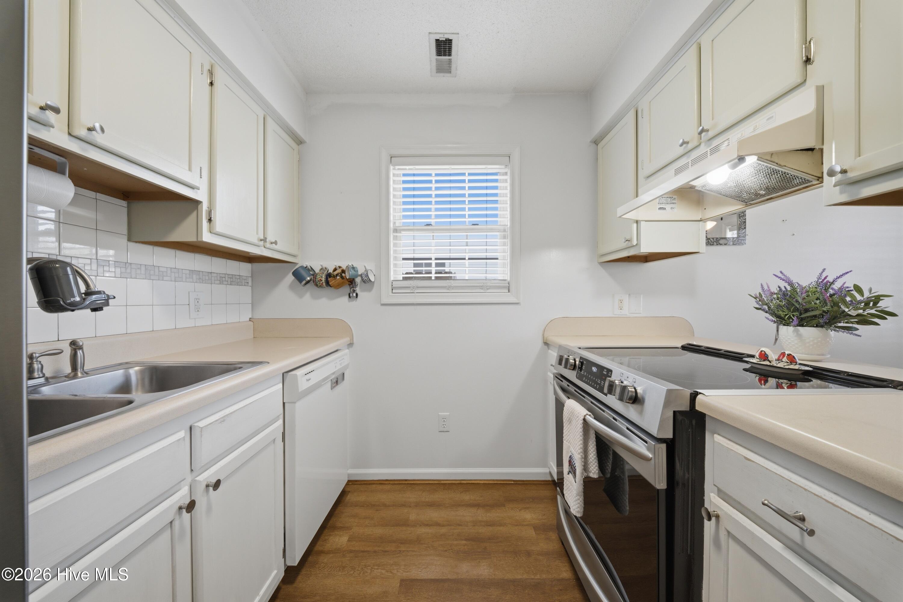 107 Old Oak Road Elizabeth City, NC 27909 - Photo 9 of 22 DSC08794