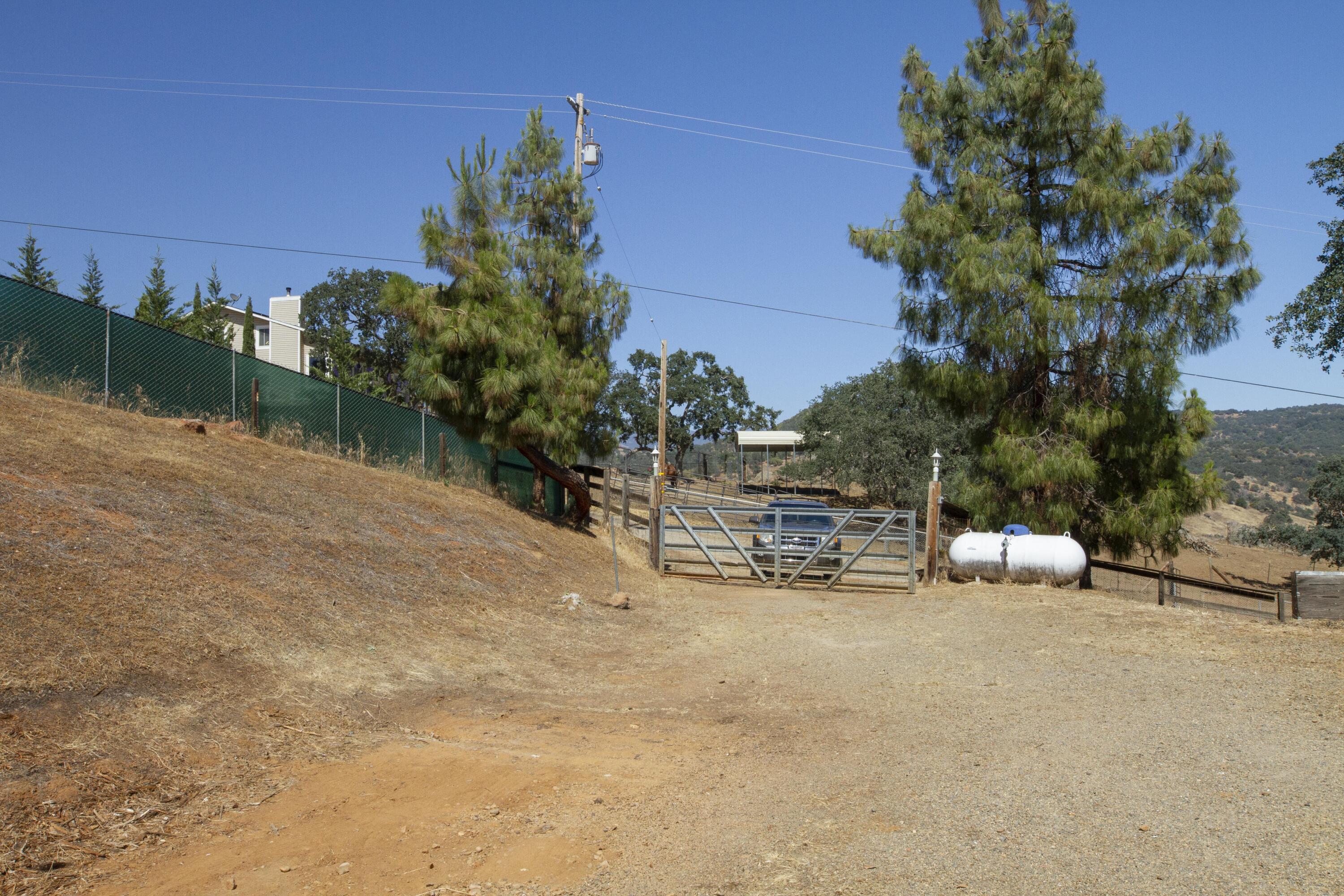 46066 Longview Road Yokuts Valley, CA 93675 - Photo 49 of 66 29