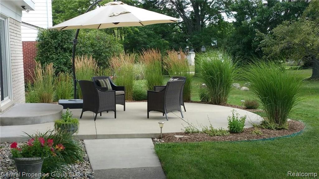 25263 Branchaster Road Farmington Hills, MI 48336 - Photo 24 of 30