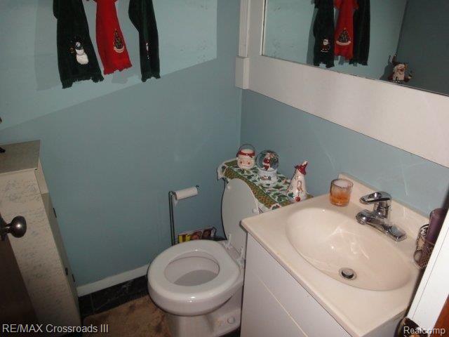 21440 Karr Road Belleville, MI 48111 - Photo 8 of 12 HALF BATH.jpg
