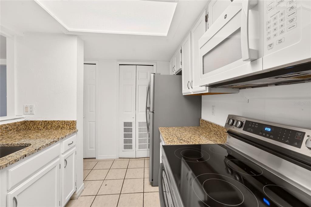 5606 Southwest 8th Place Gainesville, FL 32607 - Photo 9 of 33 Gallery Image 9