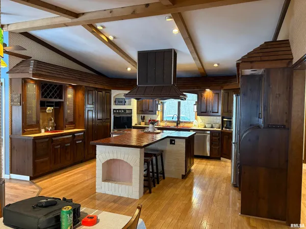 $411,000 | 9445 McNabb Blacktop Road, Hennepin, IL 61327