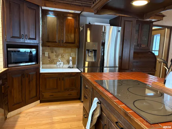 $411,000 | 9445 McNabb Blacktop Road, Hennepin, IL 61327