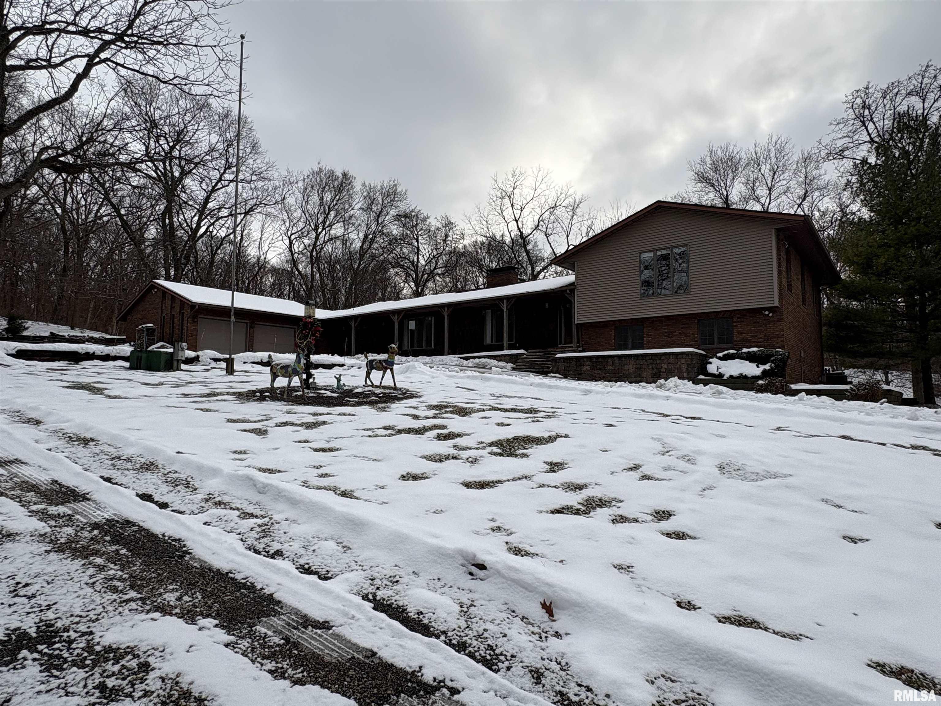 9445 McNabb Blacktop Road Hennepin, IL 61327 - Photo 2 of 61