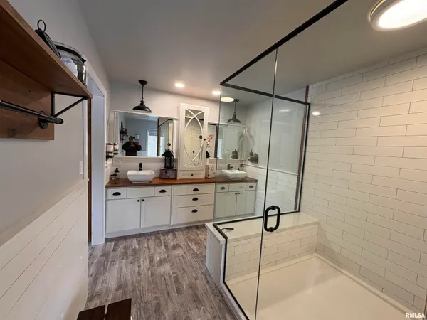 $411,000 | 9445 McNabb Blacktop Road, Hennepin, IL 61327