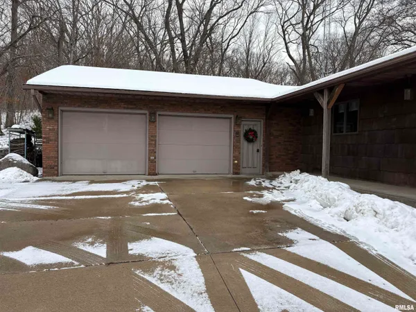 $411,000 | 9445 McNabb Blacktop Road, Hennepin, IL 61327